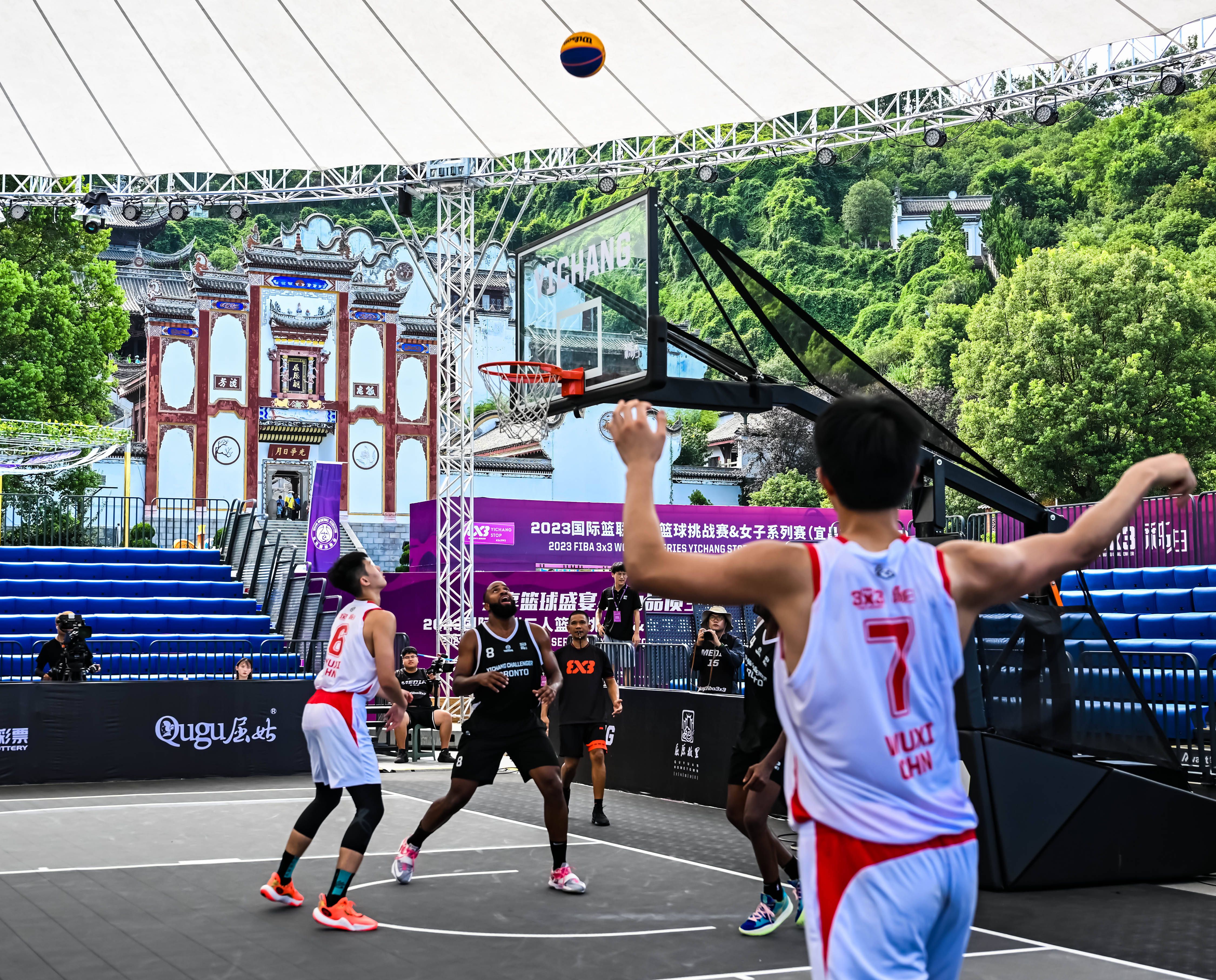 砍分盛宴!布里奇斯20投12中 砍下42分5板3助3帽 NBA常规赛篮网129-101战胜魔术。